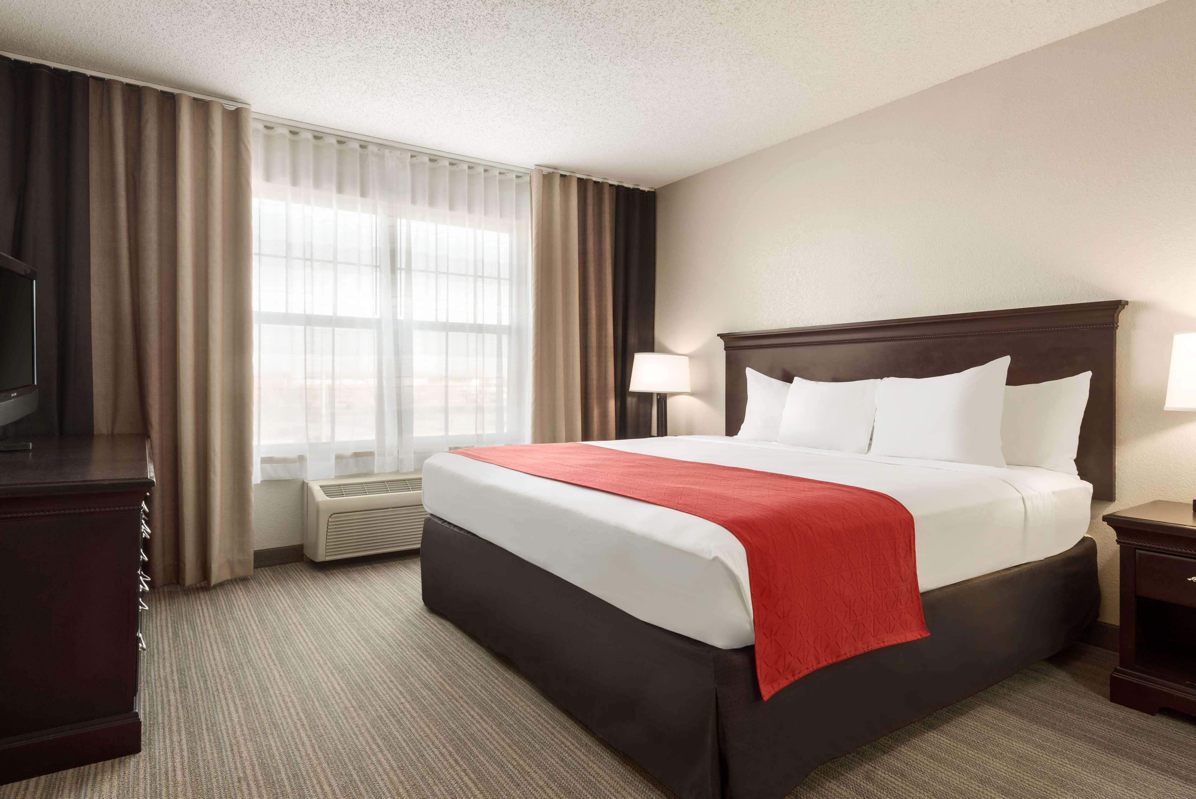 Country Inn & Suites By Radisson, Kansas City At Village West, Ks Bonner Springs Esterno foto