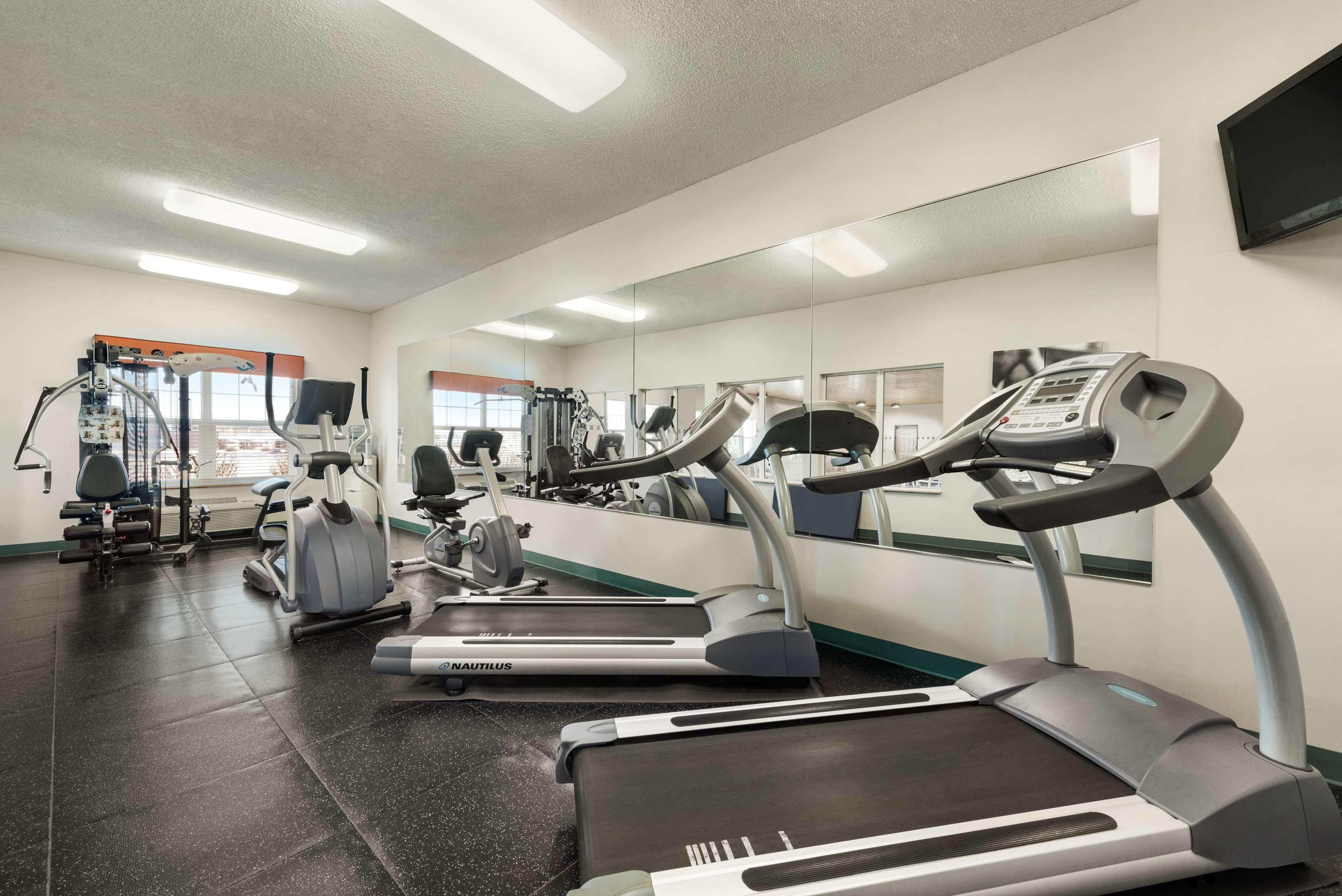 Country Inn & Suites By Radisson, Kansas City At Village West, Ks Bonner Springs Esterno foto