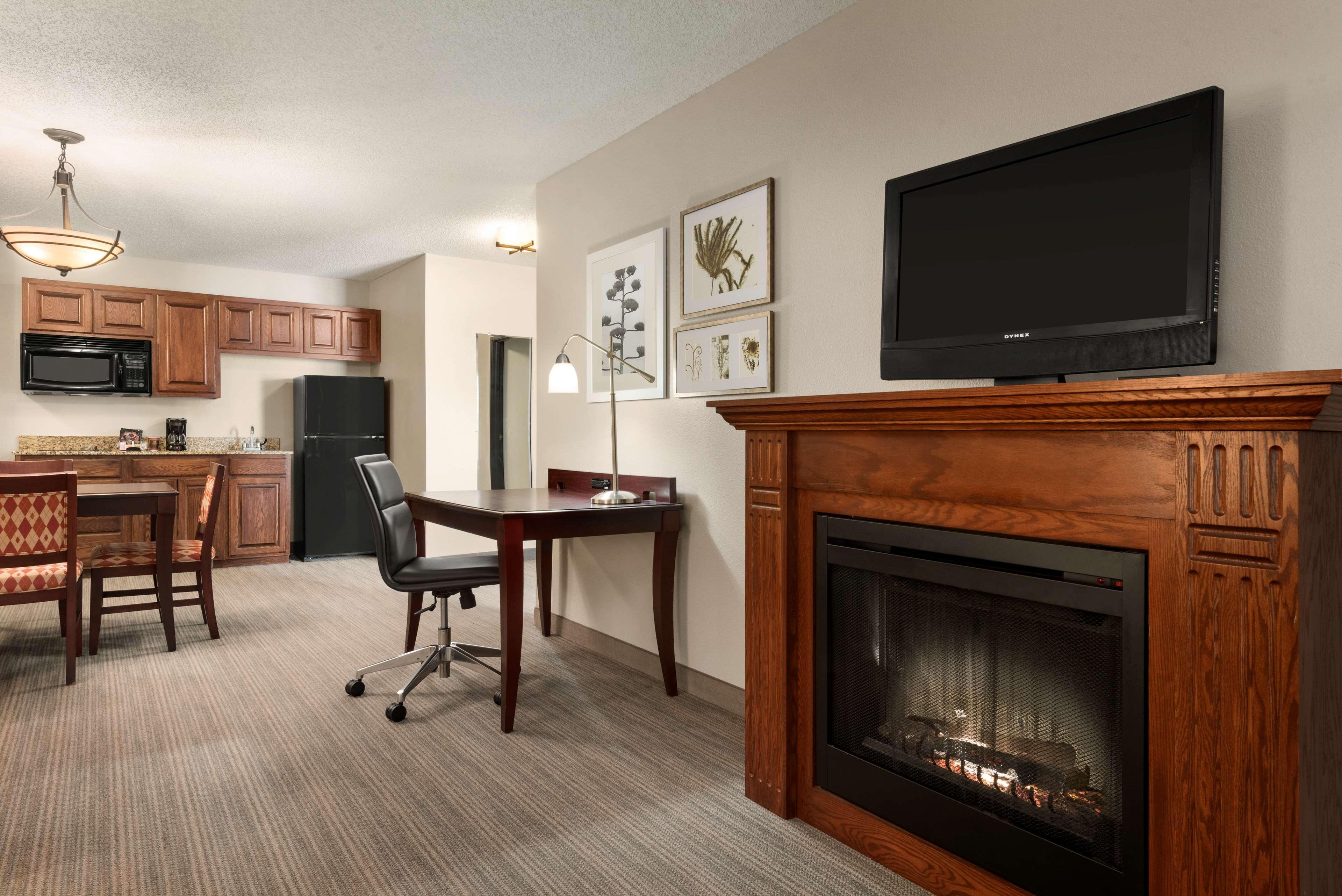 Country Inn & Suites By Radisson, Kansas City At Village West, Ks Bonner Springs Esterno foto