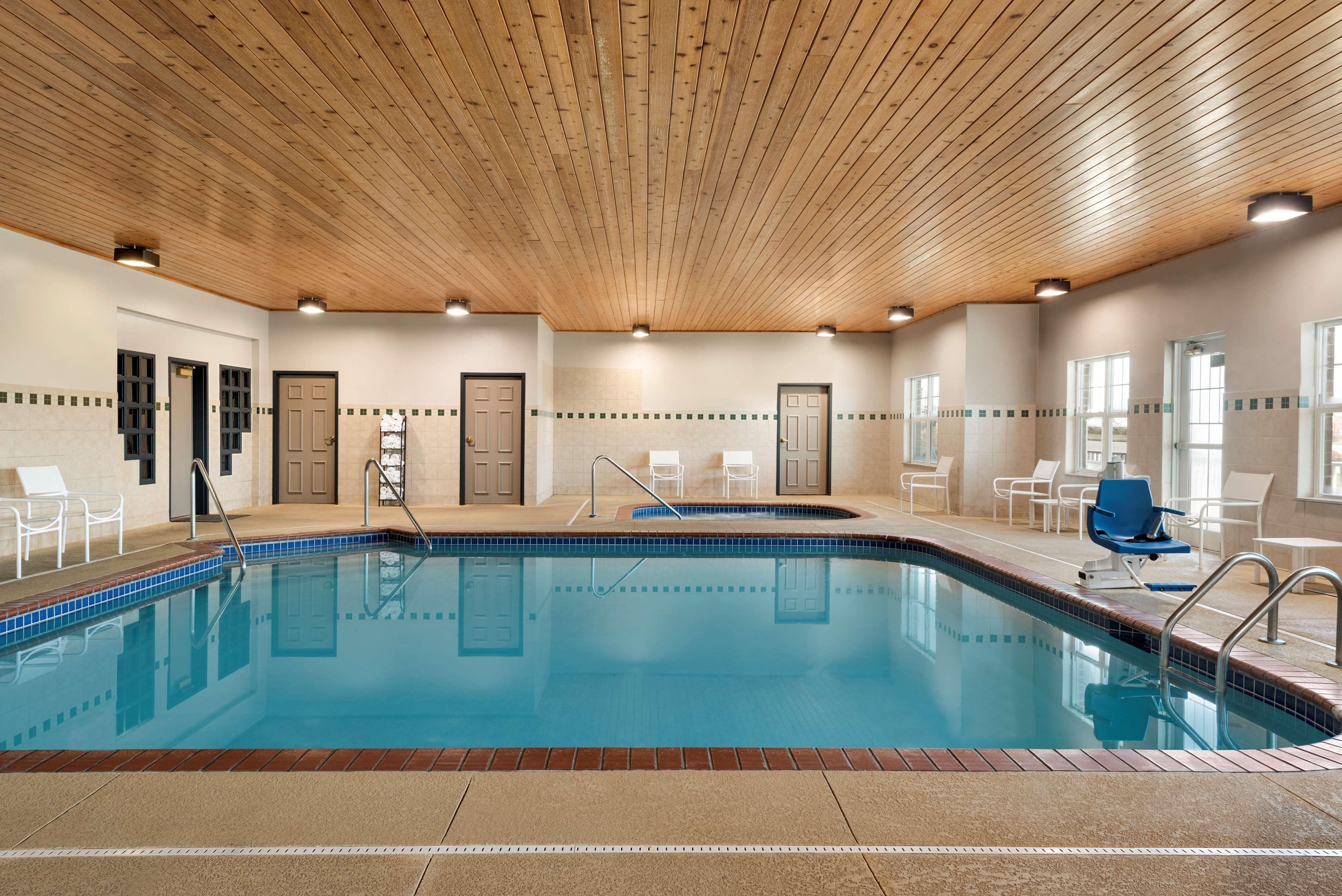 Country Inn & Suites By Radisson, Kansas City At Village West, Ks Bonner Springs Esterno foto