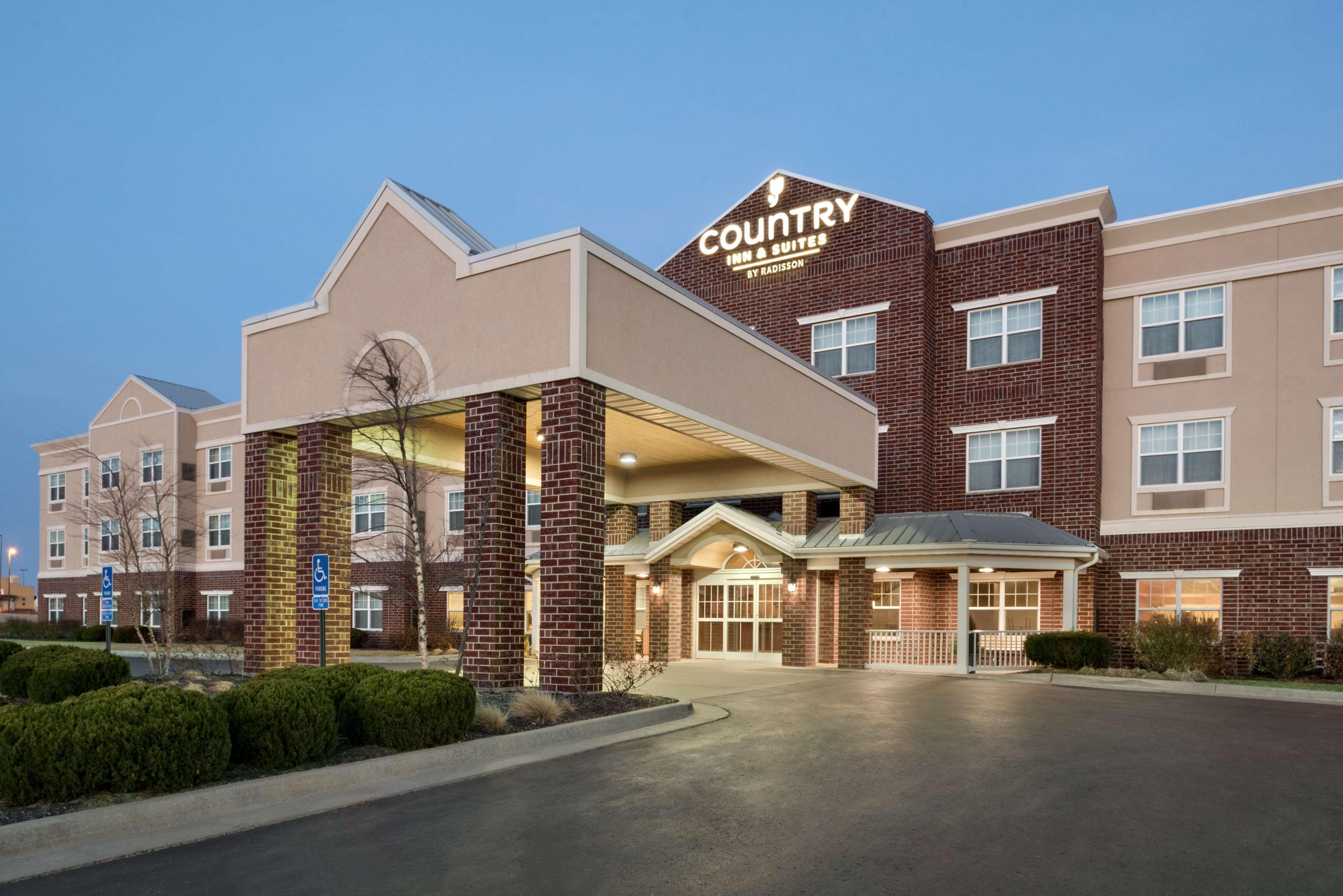 Country Inn & Suites By Radisson, Kansas City At Village West, Ks Bonner Springs Esterno foto