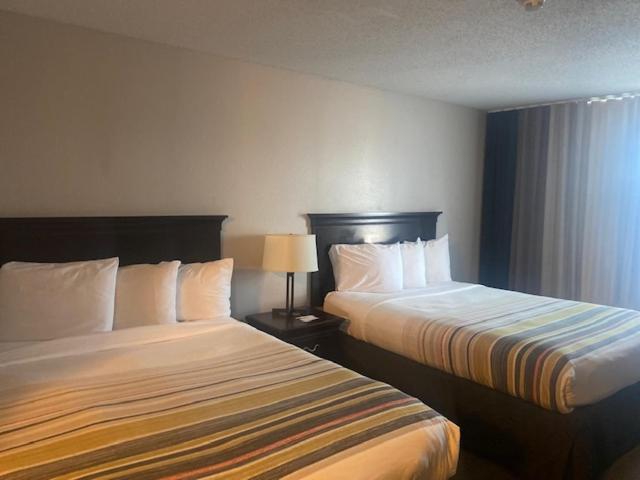 Country Inn & Suites By Radisson, Kansas City At Village West, Ks Bonner Springs Esterno foto