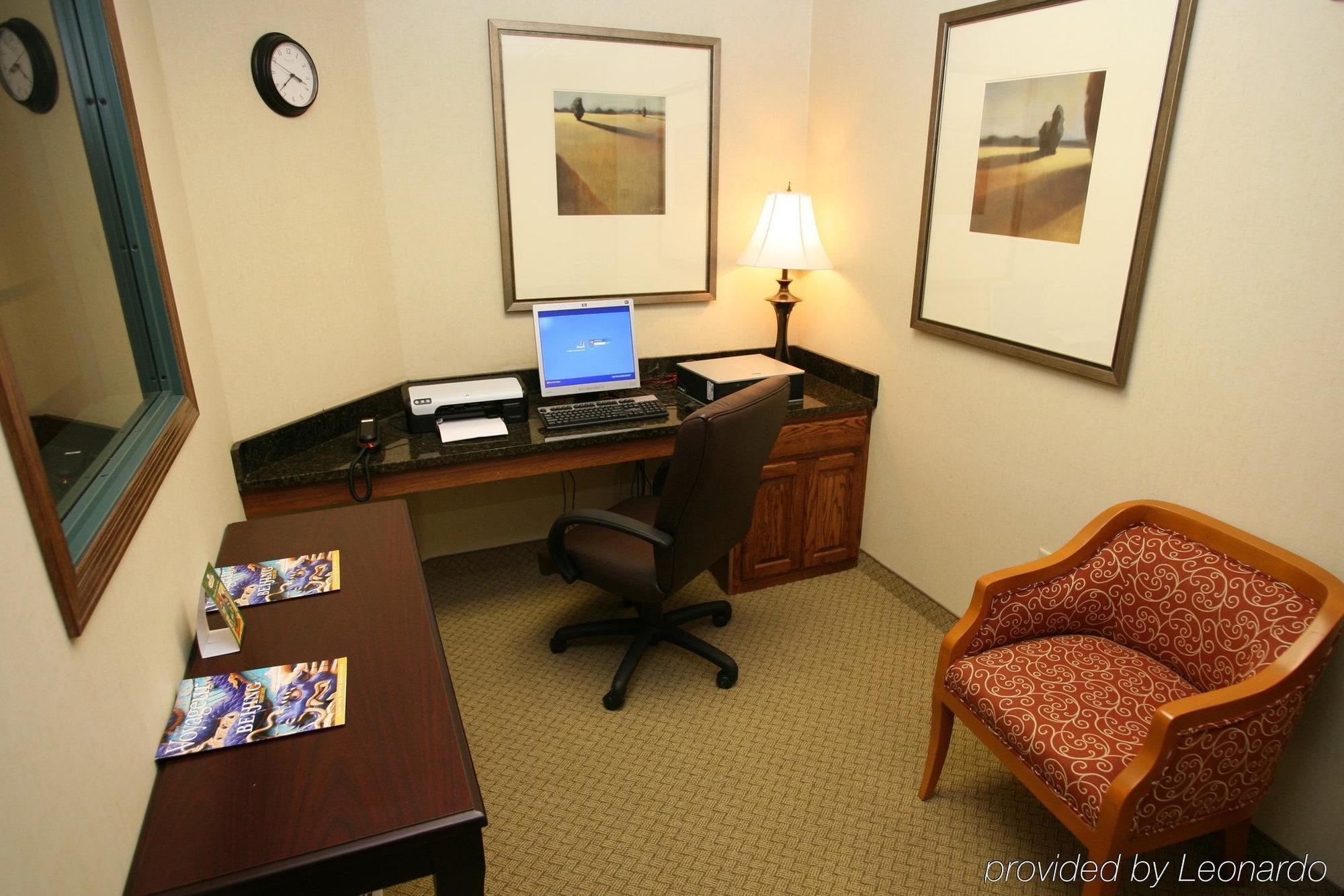 Country Inn & Suites By Radisson, Kansas City At Village West, Ks Bonner Springs Servizi foto